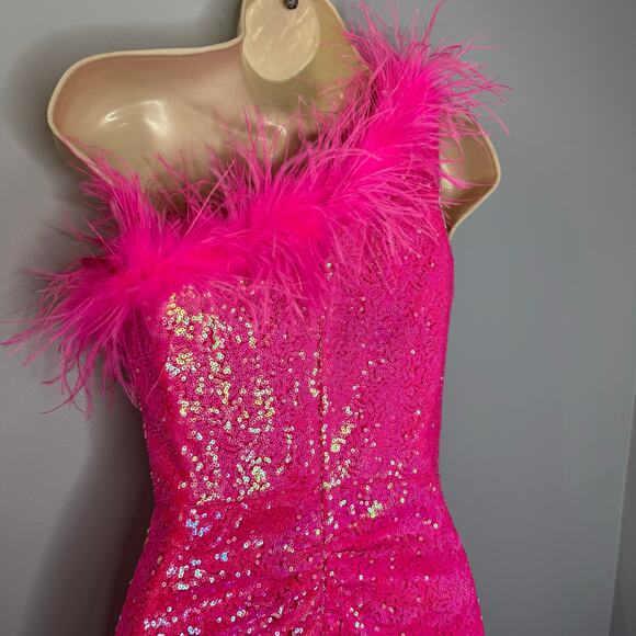 Colors Dress Style #3016 Mini Dress Hot Pink Sequin/Feather One Shoulder Sz 2 - Picture 8 of 13